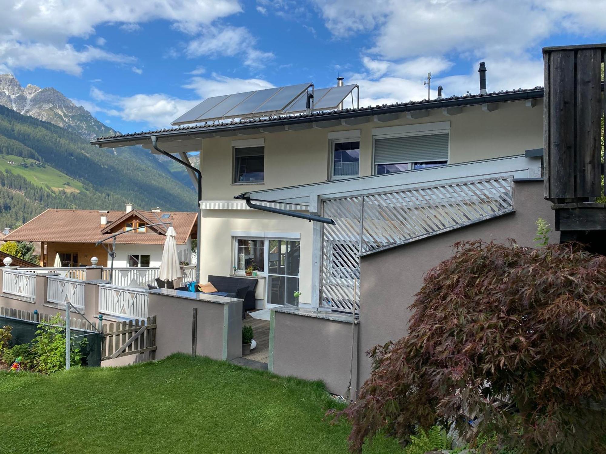 Ferien Haus - Ferienwohnung Lorena Neustift im Stubaital Exterior photo